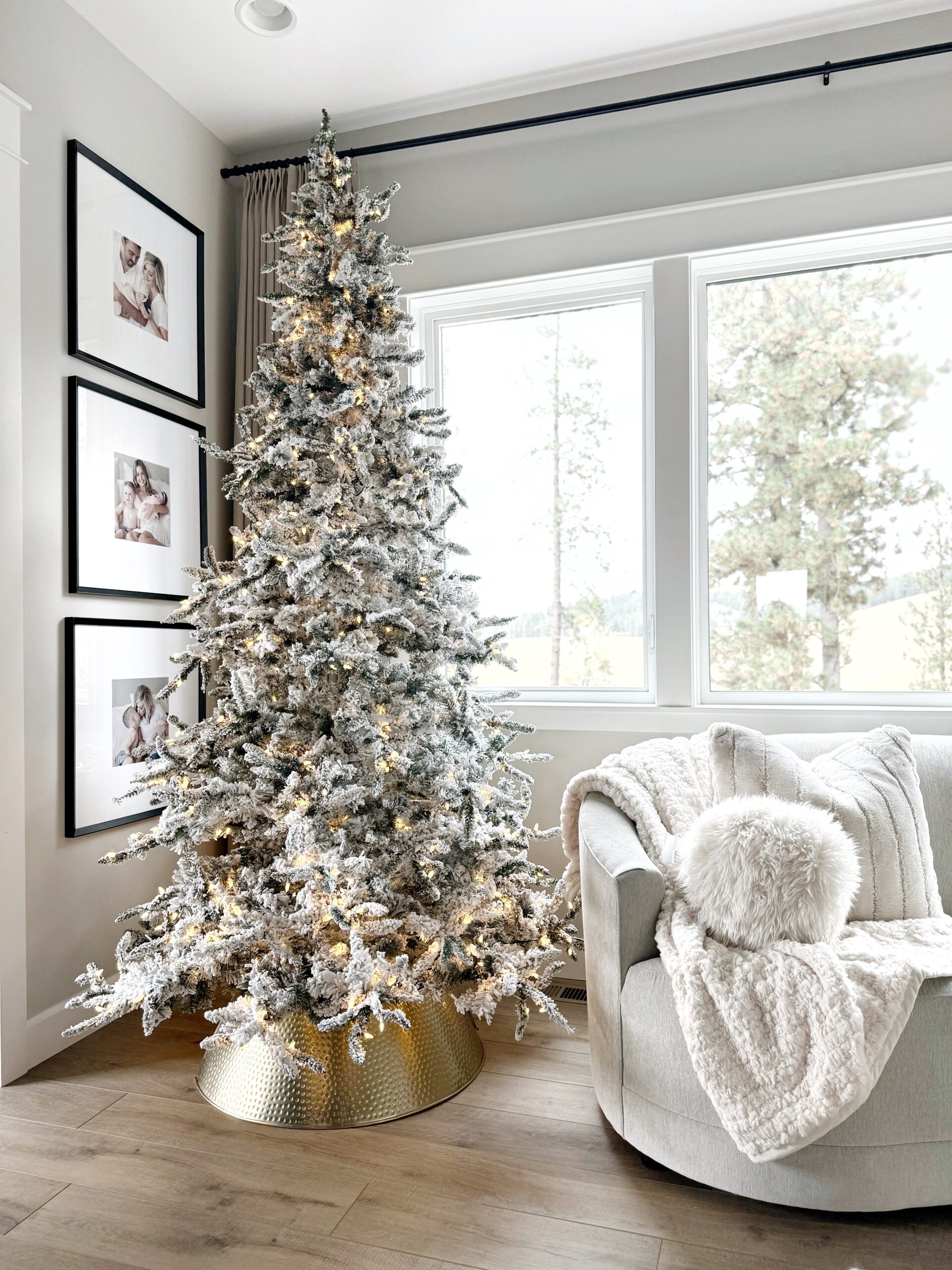 Christmas Trees in My Home | #christmas #christmastree #home #holiday #holidaydecor #seasonaldecor #home #home #homedecor #sofa #pillow #frame #fauxfur #throwpillow #blanket #nook