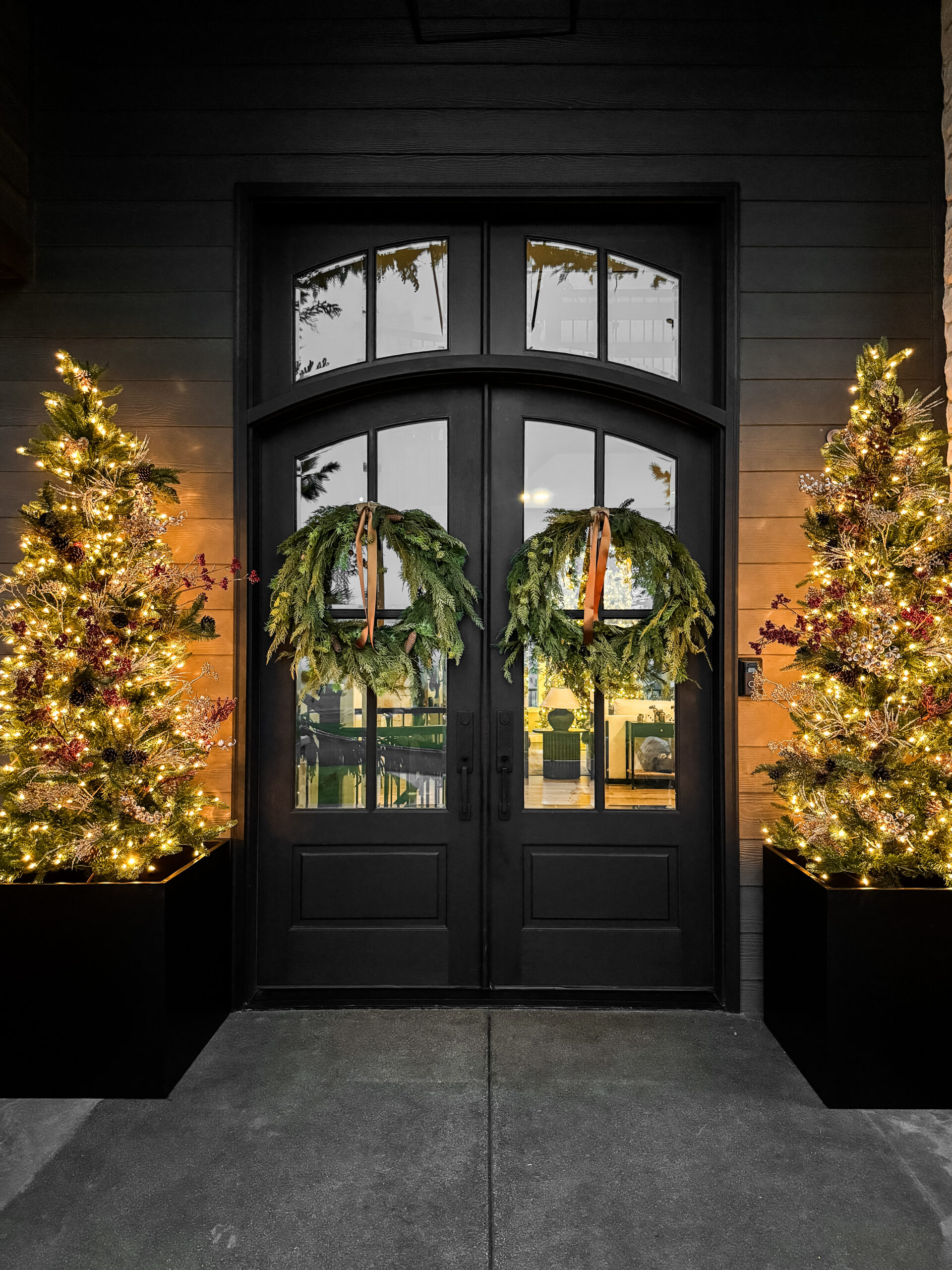 holiday home edit | my front porch | #holiday #holidayhome #holidayhomeedit #frontporch #christmas #christmastree #wreath #ribbon #lights #greenery #bells #jinglebells #frontdoor