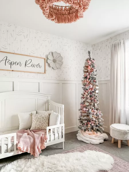 holiday home tour 2023 | #holiday #home #tour #holidayhouse #holidayhome #holidaydecor #christmas #christmasdecor #pink #christmastree #personalizedsign #ornaments #shatterproof #ribbon #bows #flockedtree