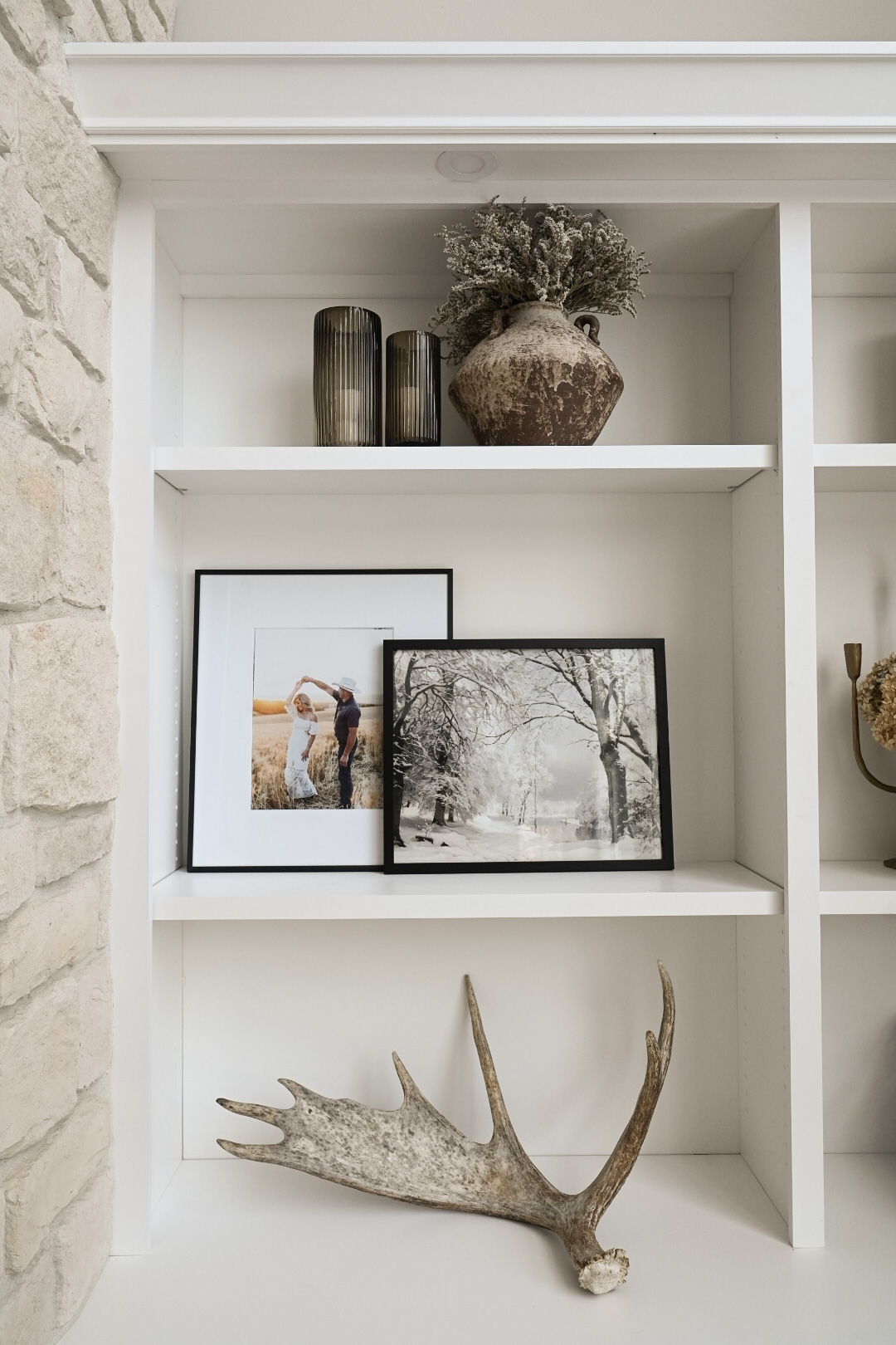 shelf styling 101 | shelf, shelf styling, home, home decor, home decor ideas, neutral, neutral home, candle, vase, faux florals, photo frame