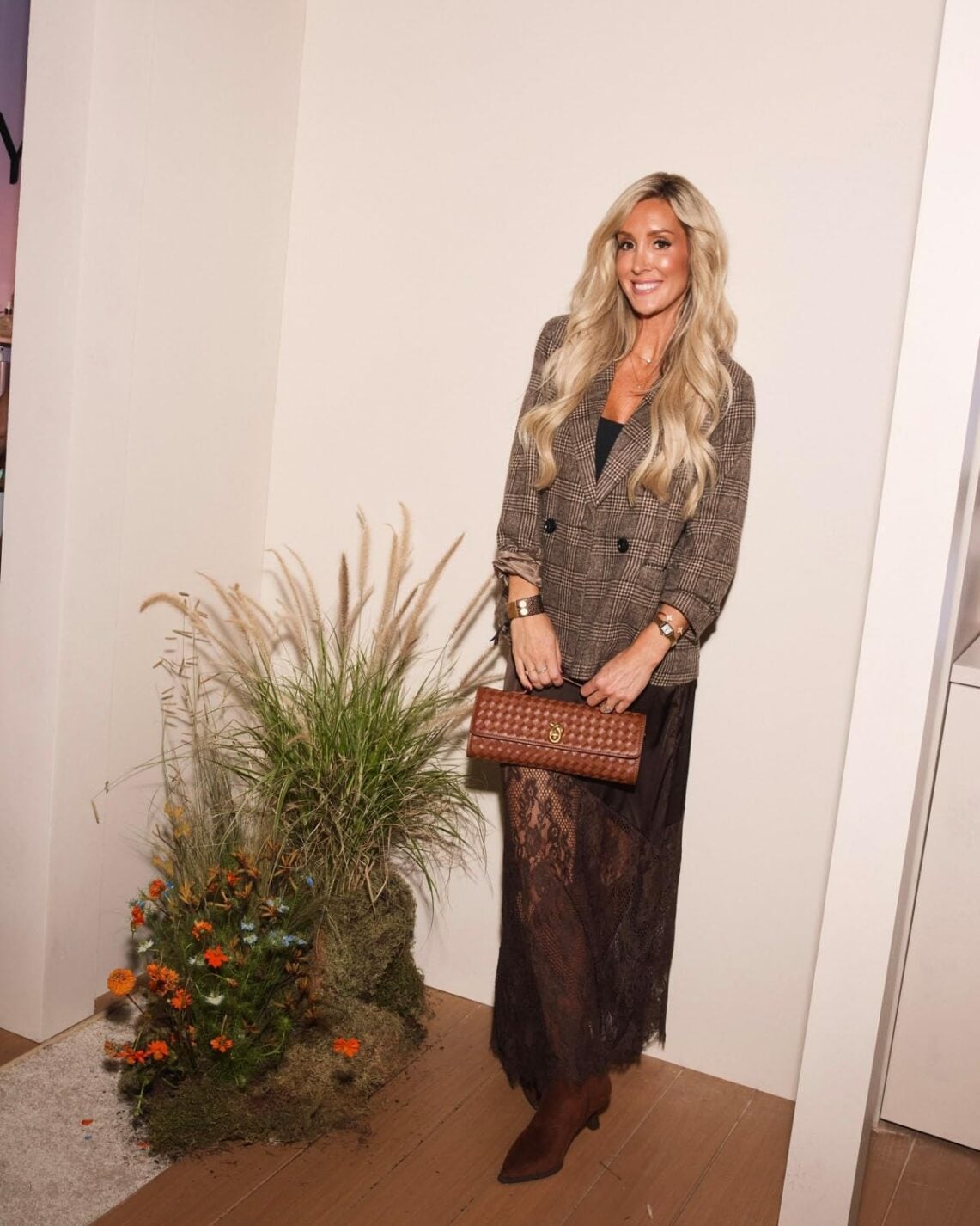 woman wearing plaid blazer, lace skirt, fall style